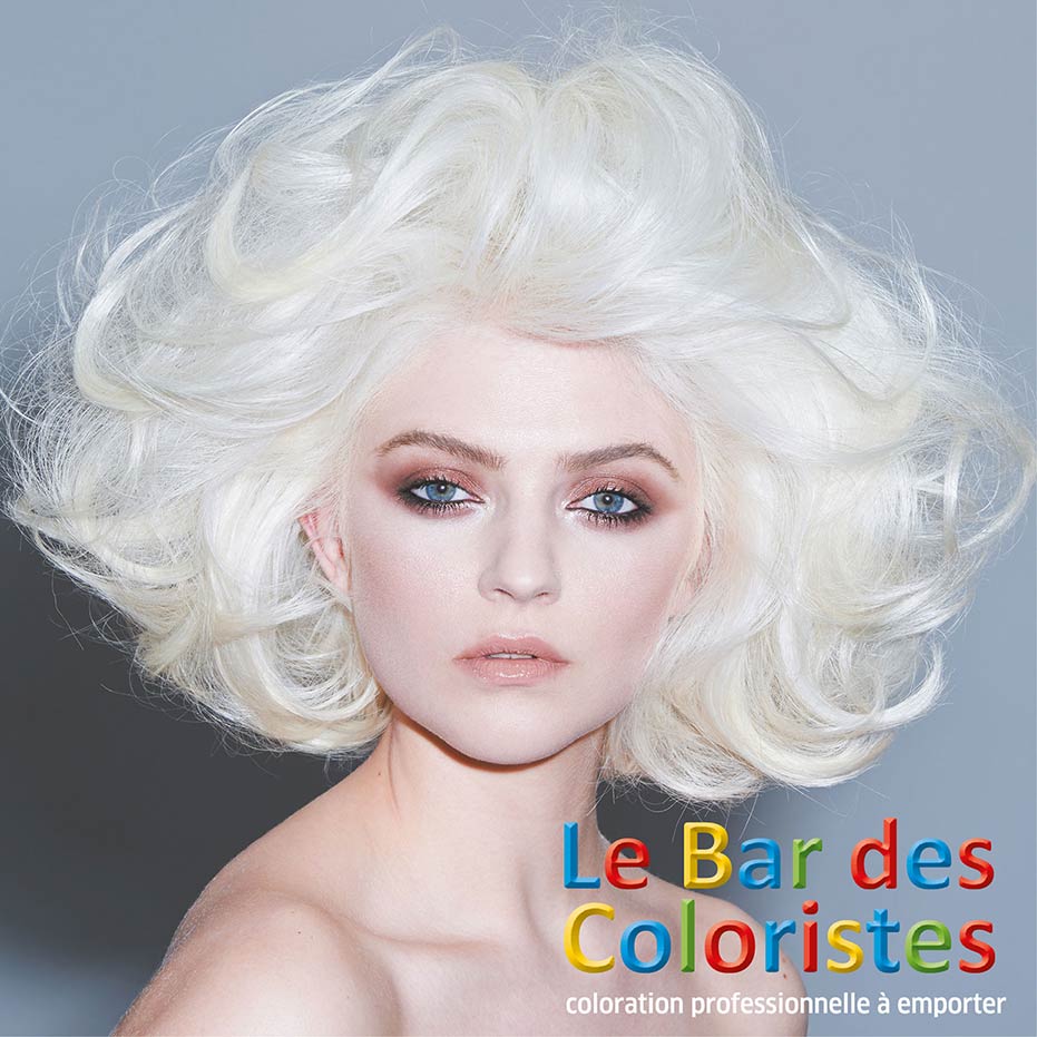 Photo de modèle avec une couleur de cheveux blond platine